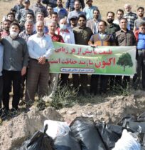 پاکسازی زباله در حاشیه شهر رودبار