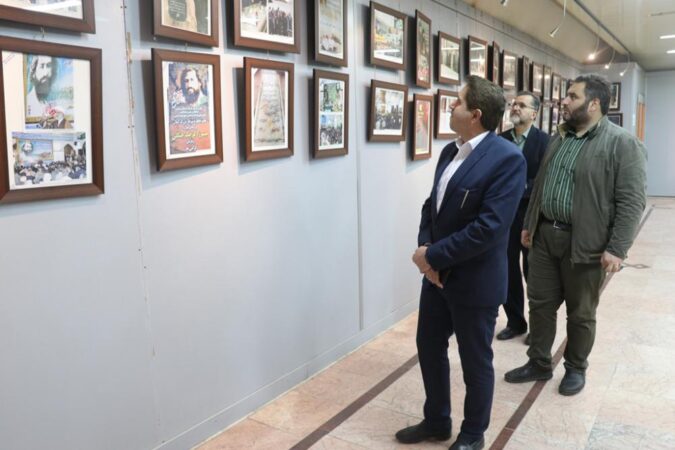 بازدید فرماندار رشت از نمایشگاه عکس ” بزرگداشت های سردار جنگل ” در سال‌های پس از انقلاب اسلامی