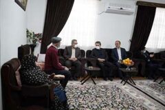 دیدار مدیرعامل سازمان بیمه سلامت ایران با یکی از بیمه شدگان صندوق بیماریهای خاص و صعب العلاج