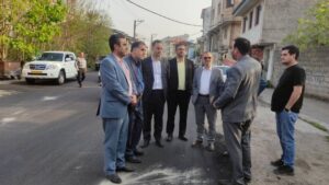 بازدید اعضای شورای اسلامی شهر رشت از وضعیت آسفالت اجرا شده در کوچه های شهید کریم پور و میثم ۱۸ خیابان باهنر رشت