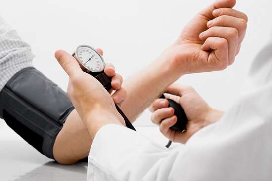 تاکید سرپرست معاونت بهداشتی دانشگاه بر افزایش آگاهی مردم درباره بیماری فشار خون بالا